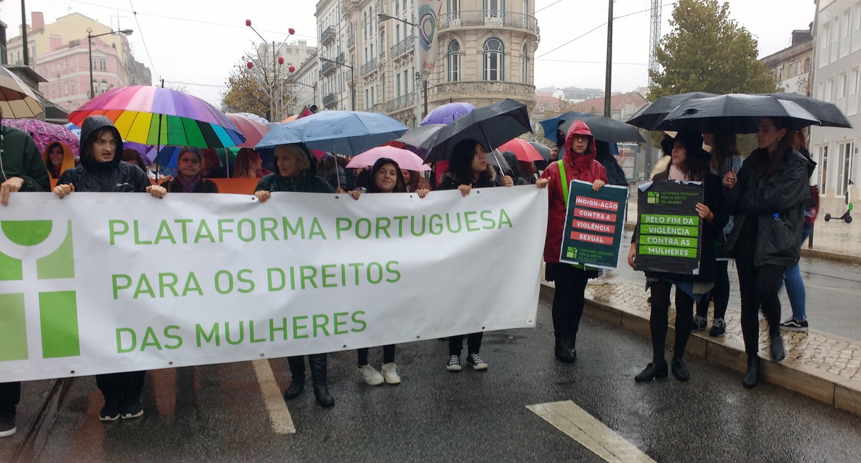Portuguese Platfom protesting Portuguese Platfom protesting